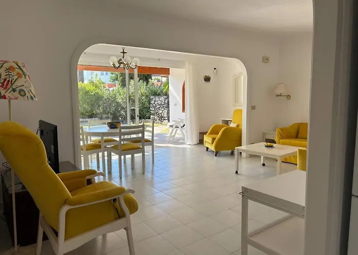 Relax Rocas Rojas Ferienhaus *